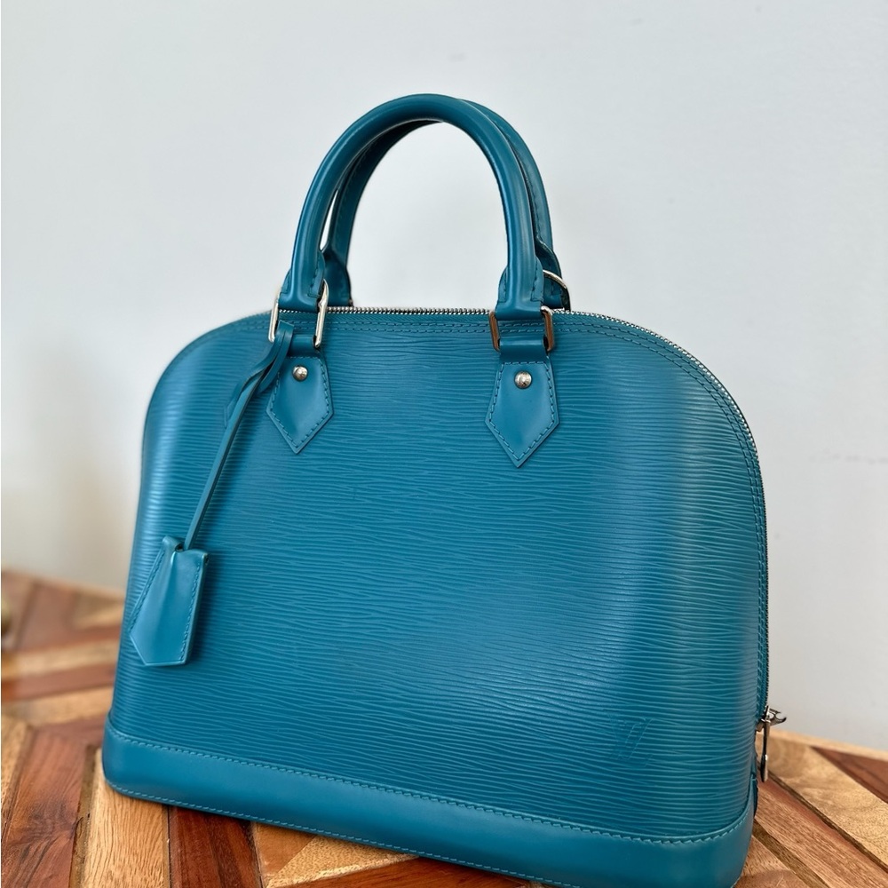 Louis Vuitton Alma PM ✨RARE✨ CYAN BLUE 🦄 Epi Leather